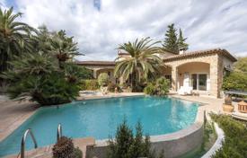 6 odalılar villa Mougins'de, Fransa. 1,880,000 €