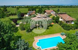 11 odalılar villa Sirmione'de, İtalya. 1,180,000 €