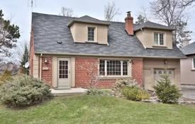 4 odalılar şehir içinde müstakil ev North York'da, Kanada. C$2,402,000