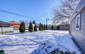 4 odalılar şehir içinde müstakil ev Scarborough'da, Kanada. C$1,297,000