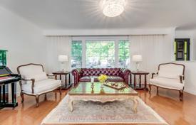 10 odalılar şehir içinde müstakil ev Etobicoke'de, Kanada. C$1,481,000