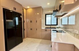 5 odalılar villa 300 m² Pattaya'da, Tayland. $385,000