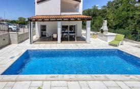 3 odalılar şehir içinde müstakil ev 84 m² Tinjan'da, Hırvatistan. 340,000 €