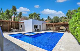 8 odalılar villa 324 m² Miami sahili'nde, Amerika Birleşik Devletleri. $2,100,000