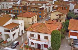 4 odalılar daire 200 m² Castiglione della Pescaia'da, İtalya. 895,000 €
