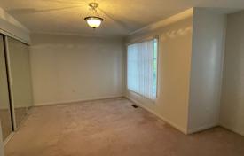 6 odalılar konak North York'da, Kanada. C$1,165,000