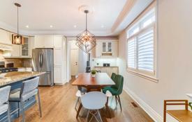 4 odalılar şehir içinde müstakil ev Etobicoke'de, Kanada. C$2,461,000