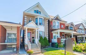 5 odalılar şehir içinde müstakil ev Old Toronto'da, Kanada. C$1,560,000