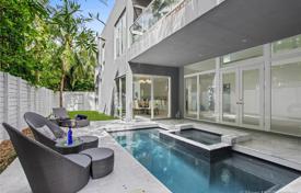 6 odalılar villa 464 m² Miami'de, Amerika Birleşik Devletleri. $1,699,000