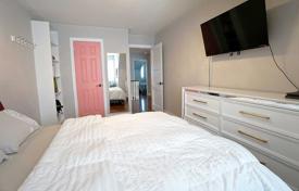 10 odalılar şehir içinde müstakil ev North York'da, Kanada. C$1,698,000