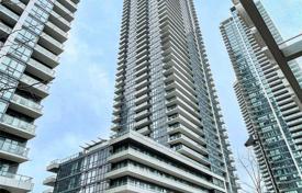 2 odalılar daire Lake Shore Boulevard West'da, Kanada. C$783,000