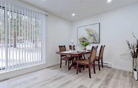 6 odalılar daire North York'da, Kanada. C$789,000