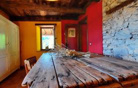 9 odalılar villa 527 m² Lucca'da, İtalya. 800,000 €