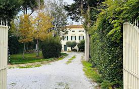 4 odalılar daire 184 m² Livorno'da, İtalya. 740,000 €