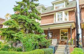 5 odalılar konak Old Toronto'da, Kanada. C$1,674,000