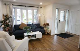10 odalılar konak North York'da, Kanada. C$1,346,000