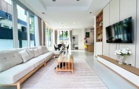 6 odalılar villa 300 m² Pattaya'da, Tayland. $581,000