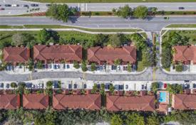 Şehir içinde müstakil ev – Pembroke Pines, Broward, Florida,  Amerika Birleşik Devletleri. $470,000