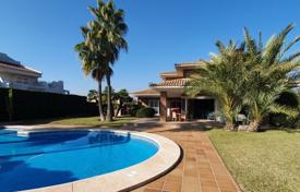 Villa – Benidorm, Valencia, İspanya. $2,322,000
