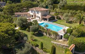 6 odalılar villa Tourrettes-sur-Loup'da, Fransa. 2,190,000 €