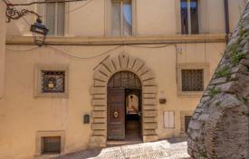 17 odalılar daire 604 m² Trevi'de, İtalya. 1,250,000 €