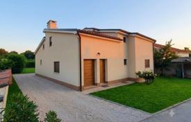 3 odalılar şehir içinde müstakil ev 180 m² Valbandon'da, Hırvatistan. 449,000 €