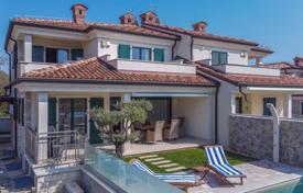 4 odalılar şehir içinde müstakil ev 220 m² Umag'da, Hırvatistan. 1,375,000 €