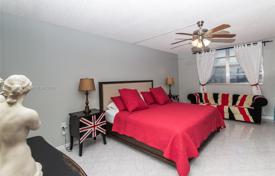 2 odalılar kondominyumda daireler 126 m² Hallandale Beach'da, Amerika Birleşik Devletleri. $400,000