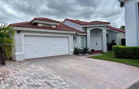 Şehir içinde müstakil ev – Doral, Florida, Amerika Birleşik Devletleri. $899,000