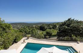 5 odalılar villa Tourrettes-sur-Loup'da, Fransa. 1,650,000 €