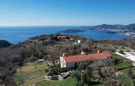 4 odalılar şehir içinde müstakil ev 370 m² Sveti Stefan'da, Karadağ. 1,575,000 €