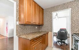 6 odalılar daire Scarborough'da, Kanada. C$806,000