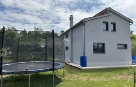 3 odalılar şehir içinde müstakil ev 181 m² Pula'da, Hırvatistan. 450,000 €