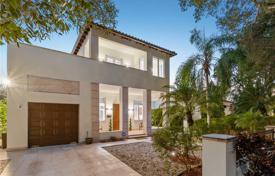 Şehir içinde müstakil ev – Coral Gables, Florida, Amerika Birleşik Devletleri. $1,795,000