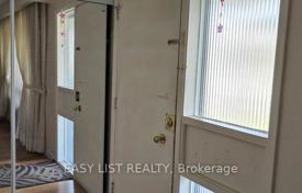 13 odalılar konak North York'da, Kanada. C$1,705,000