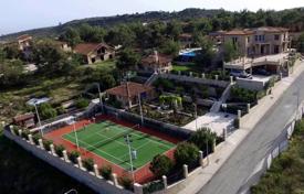 5 odalılar yazlık ev 5505 m² Souni-Zanakia'da, Kıbrıs. 4,900,000 €