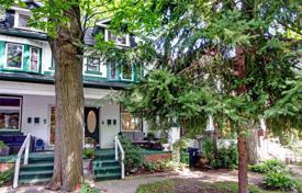 5 odalılar konak Old Toronto'da, Kanada. C$1,420,000