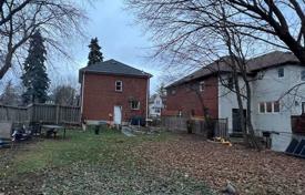 7 odalılar şehir içinde müstakil ev North York'da, Kanada. C$1,962,000