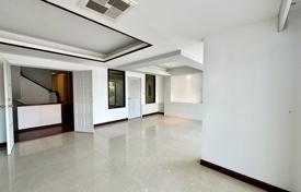 8 odalılar villa 440 m² Pattaya'da, Tayland. $501,000