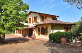 14 odalılar köşk 524 m² Scandicci'de, İtalya. 1,600,000 €