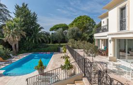 Villa – Mougins, Cote d'Azur (Fransız Rivierası), Fransa. 1,800,000 €