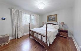 4 odalılar şehir içinde müstakil ev North York'da, Kanada. C$2,572,000