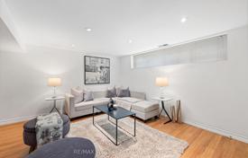 9 odalılar şehir içinde müstakil ev Etobicoke'de, Kanada. C$1,672,000