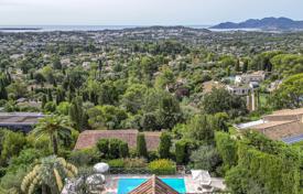Villa – Mougins, Cote d'Azur (Fransız Rivierası), Fransa. 3,200,000 €