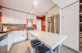 16 odalılar şehir içinde müstakil ev North York'da, Kanada. C$2,147,000