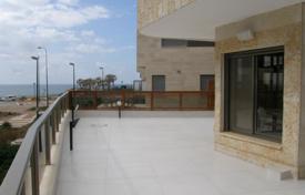 Yazlık ev – Netanya, Center District, İsrail. $1,515,000