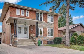 9 odalılar şehir içinde müstakil ev North York'da, Kanada. C$2,292,000