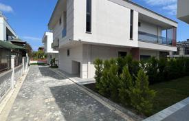 5 odalılar villa 250 m² Camyuva'da, Türkiye. $633,000