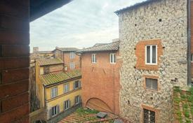 6 odalılar daire 140 m² Siena'da, İtalya. 625,000 €