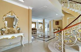 3 odalılar villa 350 m² Pattaya'da, Tayland. $417,000